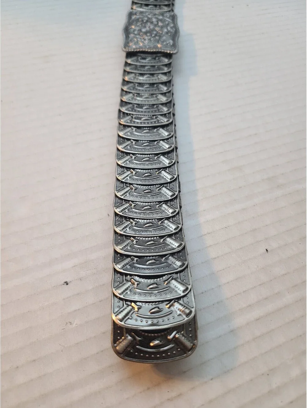 Vintage Silver Toned Metal & Elastic Stretch Belt Floral Embossed w/ Metal Plate